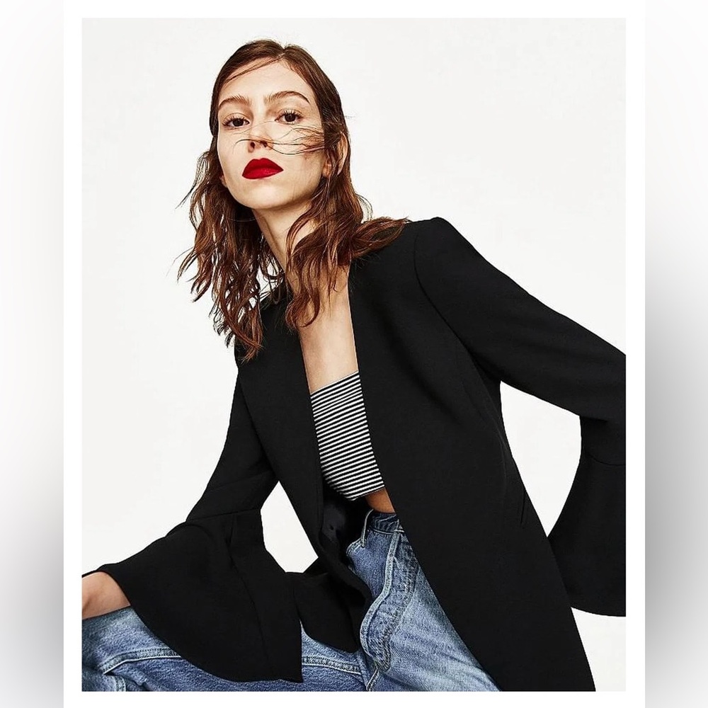 ZARA Bell Sleeved Blazer in Black